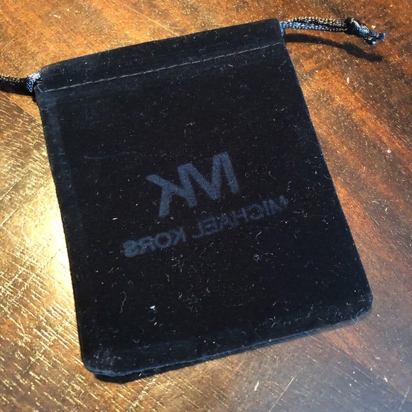 New Michael Kors Jewelry Dust bag | Pouch ๐ค๐ - Picture 2 of 4